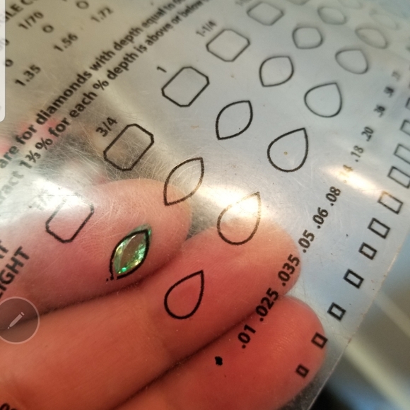 Natural Tsavorite green garnet marquise cut - Picture 3 of 6